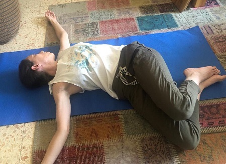supine twist stretch for back pain and sciatica